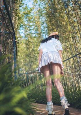 拍婚纱照当着新郎的面做小风_高清电影